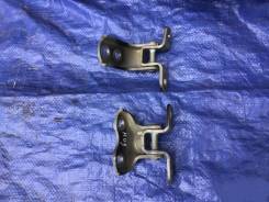 Крепление двери. Toyota: Prius C, Corolla, Tundra, Voltz, Alphard, Premio, Sienta, Mark X, Tacoma, Corolla Axio, Porte, Camry, Noah, Yaris, Wish, Auri...