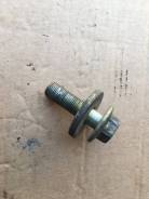 Болт коленвала. Toyota: Windom, Crown, Aurion, ist, Mark X Zio, Camry Gracia, iQ, Corolla, Tundra, Hilux, Estima, Vanguard, Etios, FJ Cruiser, Fortune...