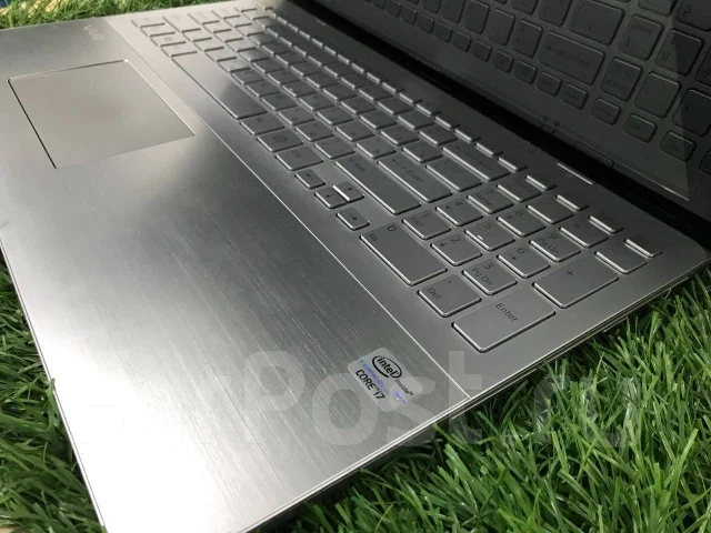 Sony VAIO. 15.5", 2����, ��� 8 ��, ���� 1 000���, WiFi: 1, Bluetooth: 1, ����������� �� 4��. ����