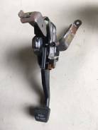 Педаль ручника. Toyota Lite Ace Noah, CR40, CR40G, CR41, CR42, CR50, CR50G, CR51, CR52, KR41, KR42, KR52, SR40, SR40G, SR50, SR50G Toyota Town Ace Noa...