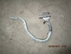 Крепление крышки багажника. Nissan Almera Classic, B10