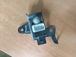Датчик airbag. Toyota Avensis, AZT251, AZT251L, AZT251W
