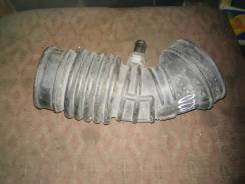 Патрубок воздухозаборника. Nissan: Bluebird, X-Trail, NV350 Caravan, Elgrand, R'nessa, Figaro, Avenir, Sunny, Skyline, Silvia, 180SX, Cedric, Car...