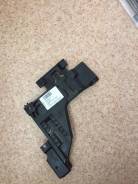 Новый оригинальный кронштейн под фару Audi Q5. Audi Q5, 8RB Двигатели: AAH, CAEB, CAGA, CAGB, CAHA, CAHB, CALB, CCWA, CCWB, CDNA, CDNB, CDNC, CGLA, CG...