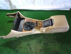 Крышка бардачка. BMW 5-Series, E39 Двигатели: M51D25, M51D25T, M51D25TU, M52B28, M62B44, M62B44TU, M62B35TU, M47D20, M62B35, M54B30, M57D30, M52B25, M...