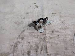 Ручка открывания бензобака. Subaru Forester, SG5, SG6, SG9, SG69, SG9L Двигатели: EJ203, EJ251, EJ253, EJ25, EJ255, EJ201, EJ20, EJ204, EJ205