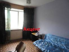 Гостинка, улица Надибаидзе 28. Чуркин, агентство, 18 кв. м. Комната
