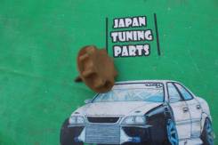 Крепление запасного колеса. Toyota: Ractis, ist, Sienta, Aristo, Vitz, Prius C, Corolla Axio, Porte, Avensis, Scion, Camry, Soarer, Vista, Yaris, Spad...