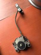 Крепление запасного колеса. Toyota Wish, ANE10, ANE10G, ANE11, ANE11W, ANE12, ZGE20, ZGE20G, ZGE20W, ZGE21, ZGE21G, ZGE22, ZGE22W, ZGE25, ZGE25G, ZGE2...