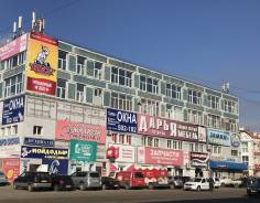 Сдам 91 кв м перед ТРЦ Острова. 91 кв. м., улица Мухина 118, р-н дск