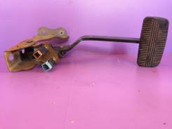 Педаль тормоза. Nissan Bluebird, HU14 Nissan Cefiro, HU14