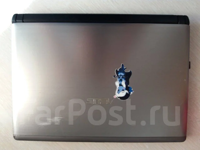 Asus U32. 2,9����, ��� 8 ��, ���� 464���, WiFi: 1, Bluetooth: 1, ����������� �� 1��. ����