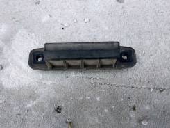 Кнопка открывания багажника. Toyota RAV4, ALA40, ALA41, ALA49, ALA49L, ASA42, ASA42W, ASA44, ASA44L, ZSA42, ZSA42L, ZSA44, ZSA44L Toyota Camry, ACV51...