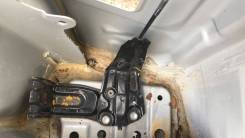 Крепление аккумулятора. Toyota Prius, NHW20