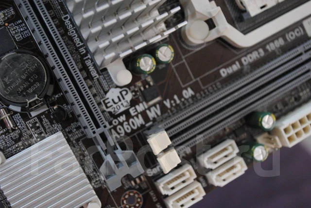 Socket AM3+ ����