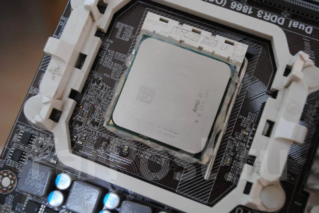 Socket AM3+ ����