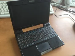 Asus Eee PC 900HA. 8.9", 1,6����, ��� 2048 ��, ���� 1���, WiFi, ����������� �� 1��. ����