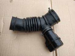 Патрубок воздухозаборника. Mitsubishi Pajero, H65W, H66W, H76W Mitsubishi Pajero iO, H61W, H65W, H66W, H71W, H76W Mitsubishi Montero, H65W, H66W, H76W...
