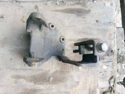 Кронштейн генератора. Mitsubishi Lancer, CJ1A, CK1A, CK2A Mitsubishi Mirage, CJ1A, CK1A, CK2A Mitsubishi Colt, CK1A Двигатели: 4G13, 4G15