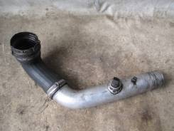 Патрубок интеркулера. BMW M5, E60, E61 BMW 5-Series, E60, E61