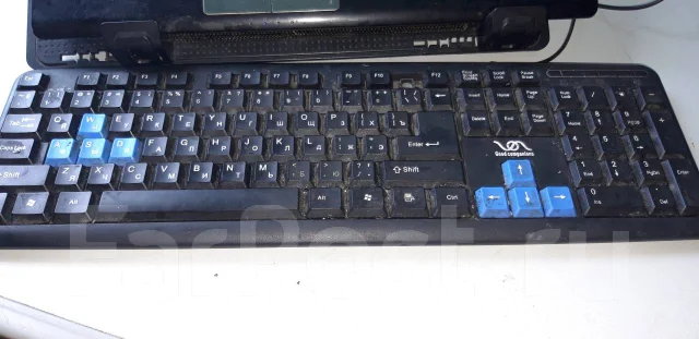 Samsung RC530. 2,4����, ��� 6 ��, ���� 500���, WiFi: 1, Bluetooth: 1, ����������� �� 1��. ����