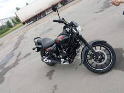Bajaj Avenger 220 Street