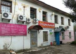 Продам помещение первого этажа , отдельно-стоящего 2-х этажного здания. Улица Олега Кошевого 27, р-н Центральный, 100 кв. м.