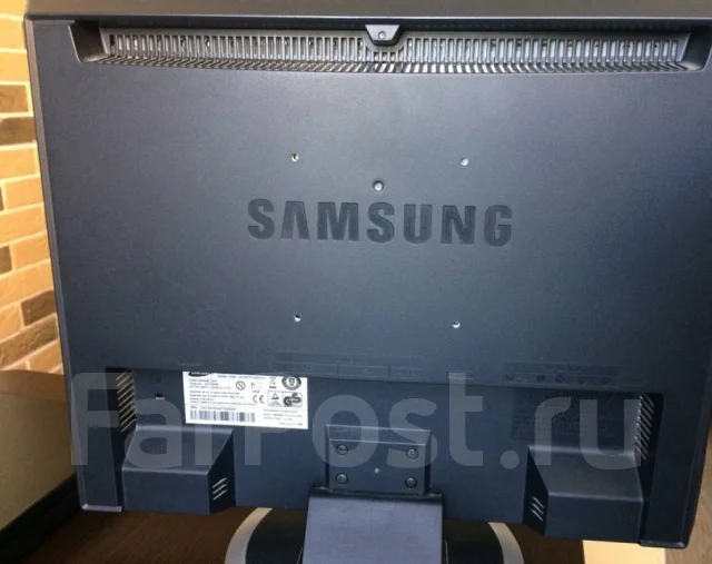 Samsung. 19" ����