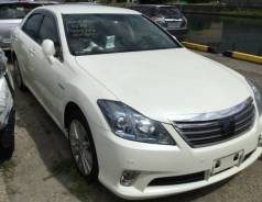 Toyota Crown Hybrid. GWS204, 2GR