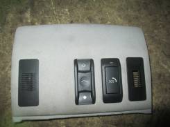 Кнопка люка. BMW: 7-Series, 3-Series, 6-Series, 5-Series, X3, X5 Двигатели: M43B19, M52TUB25, M52TUB28, M54B22, M54B25, M54B30, N42B20, M47D20, M47TU2...