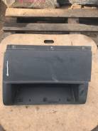 Бардачок. Volkswagen Caddy, 2CA, 2CB, 2CH, 2CJ, 2KA, 2KB, 2KH, 2KJ Двигатели: ATM, AWC, BCA, BDJ, BGU, BJB, BKC, BLS, BMM, BSE, BSF, BST, BSU, BSX, BU...