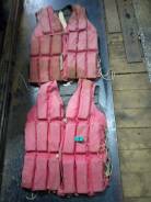 Продам спасательные жилеты бу в хорошем состоянии