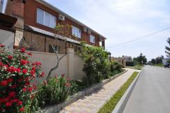 Продам дом-гостиницу в Геленджике. Улица Краснодарская 28, р-н Голубая бухта, площадь дома 549 кв. м., водопровод, скважина, электричество 15 кВт, ото...