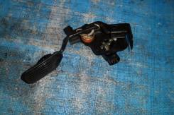 Педаль газа. Toyota Avensis, ADT251, AZT250, AZT250L, AZT250W, AZT251, AZT251L, AZT251W, AZT255, AZT255W, CDT250, ZZT251, ZZT251L Двигатели: 1AZFE, 1A...