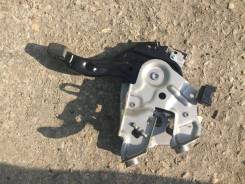 Педаль ручника. Toyota Voxy, ZRR70, ZRR70G, ZRR70W, ZRR75, ZRR75G, ZRR75W Toyota Noah, ZRR70, ZRR70G, ZRR70W, ZRR75, ZRR75G, ZRR75W Двигатели: 3ZRFAE...