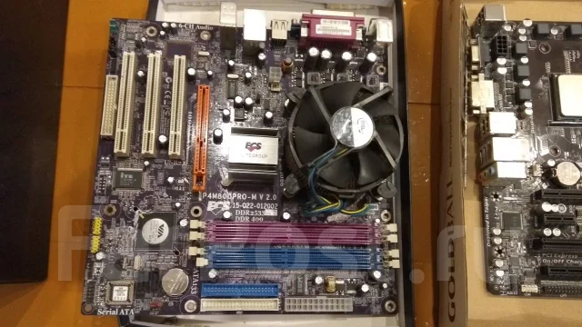 AMD Athlon X4 ����