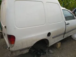 Volkswagen Caddy ����