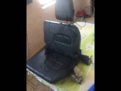 Сиденье. Toyota Land Cruiser, GRJ200, GRJ76K, GRJ79K, J200, URJ200, URJ202, URJ202W, UZJ200, UZJ200W, VDJ200 Двигатели: 1GRFE, 1URFE, 1VDFTV, 3URFE, 2...