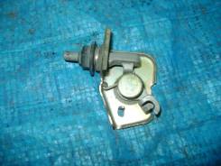 Замок лючка бензобака. Toyota: Corsa, Corolla II, Camry, Sprinter Trueno, Corolla, Sprinter Marino, Tercel, 4Runner, Coaster, Vista, Sprinter, Sera, L...