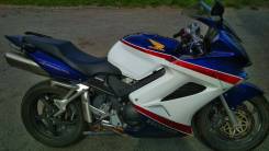 Honda VFR 800F. 800 куб. см., исправен, птс, без пробега