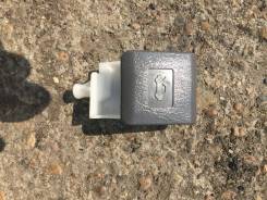 Ручка открывания капота. Toyota: Allex, Prius a, Vitz, Corolla Axio, Voxy, Noah, Echo, Corolla, Previa, Innova, Raum, Hilux, Estima, Yaris, Tarago, Pr...