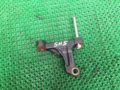 Крепление компрессора кондиционера. Subaru Forester, SG5, SG9, SG9L, SH5 Subaru Impreza, GE2, GE3, GE6, GE7, GH2, GH3, GH6, GH7 Subaru Exiga, YA4, YA5...