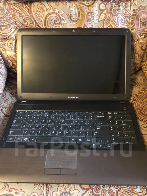 Samsung R540. 15.6", 1,1����, ��� 3072 ��, ���� 200���, WiFi: 1, Bluetooth: 1 ����