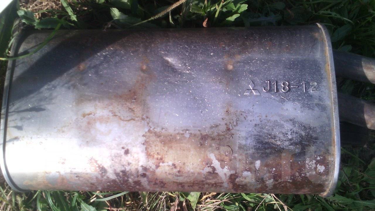 Выхлопная труба галант. Митсубиси Галант выхлопная система. Глушитель Mitsubishi Galant. Глушитель Митсубиси j 14 08. Глушитель Mitsubishi j14-08.