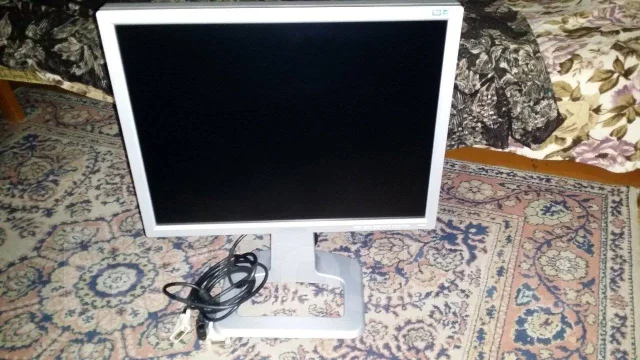 Samsung. 21" ����