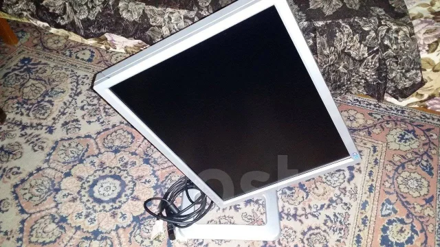 Samsung. 21" ����