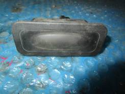 Кнопка открывания багажника. Renault Megane, BM, EM, KM, KM02, KM05, KM0C, KM0F, KM0G, KM0H, KM0U, KM13, KM1B, KM1F, KM2Y, LM05, LM1A, LM2Y Двигатели...