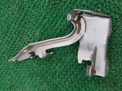 Крепление капота. Toyota Sequoia, UCK60, UCK60L, UCK65, UCK65L, UPK60, UPK60L, UPK65, UPK65L, USK60, USK65 Toyota Tundra, GSK50, GSK51, UCK50, UCK51...