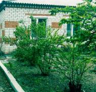 Продам половину дома. Улица Советов 159, р-н Октябырьский, площадь дома 89 кв. м., централизованный водопровод, электричество 7 кВт, отопление твердот...