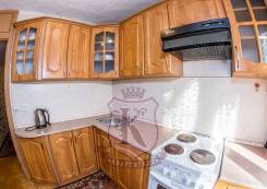 2-комнатная, улица Октябрьская 16. Центр, 45 кв. м.